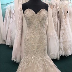 Brand new wedding dress